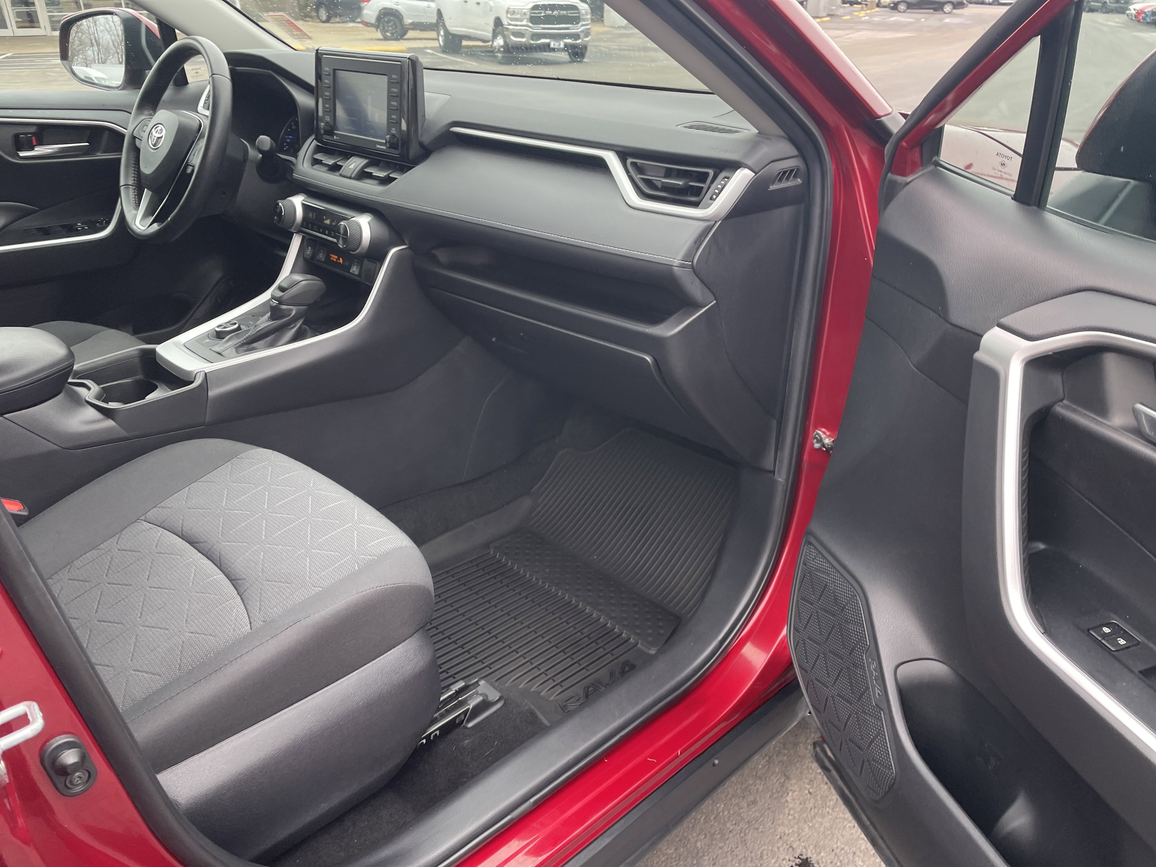 Used 2021 Toyota RAV4 XLE image 23