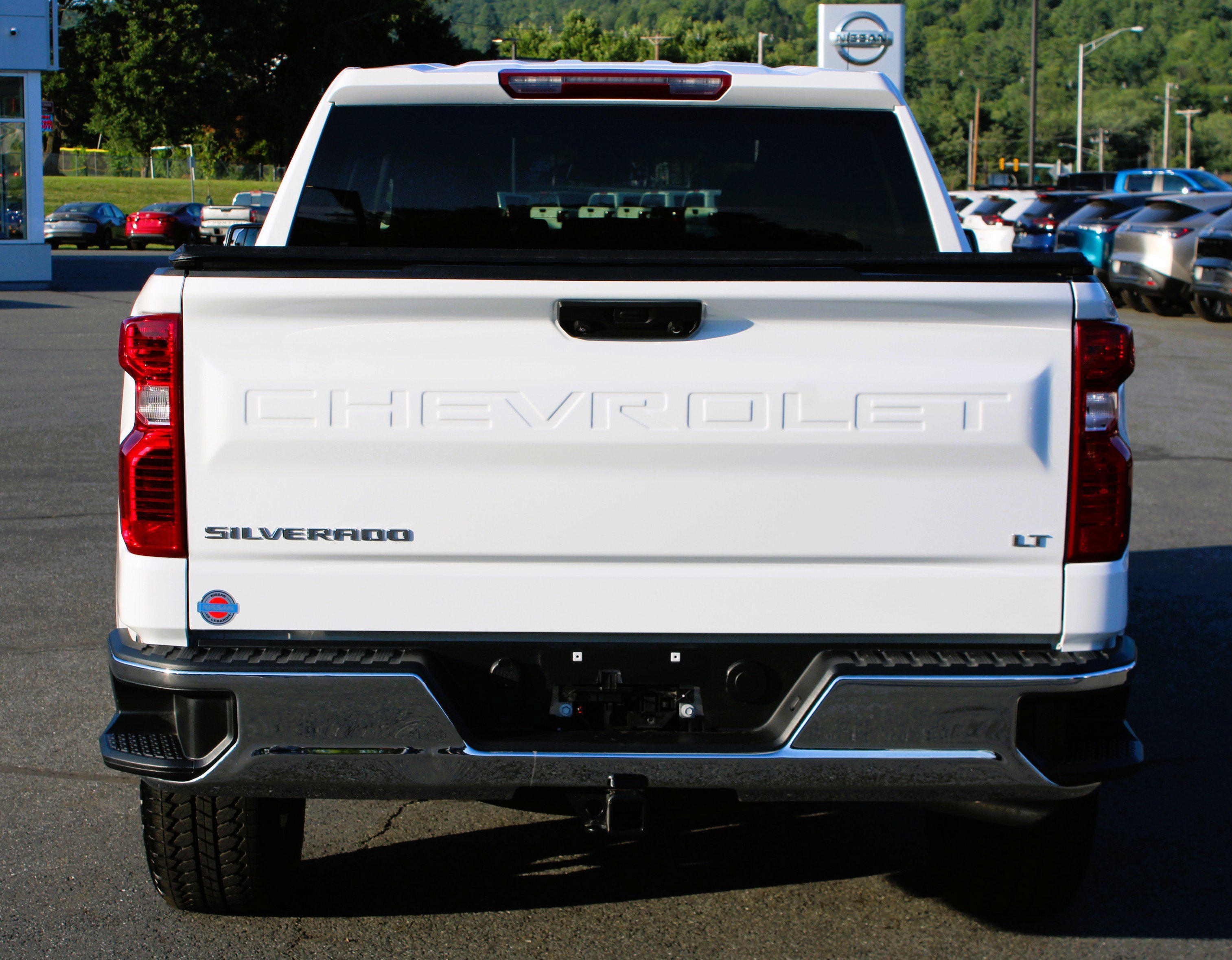 Used 2024 Chevrolet Silverado 1500 LT AWD/4WD image 8