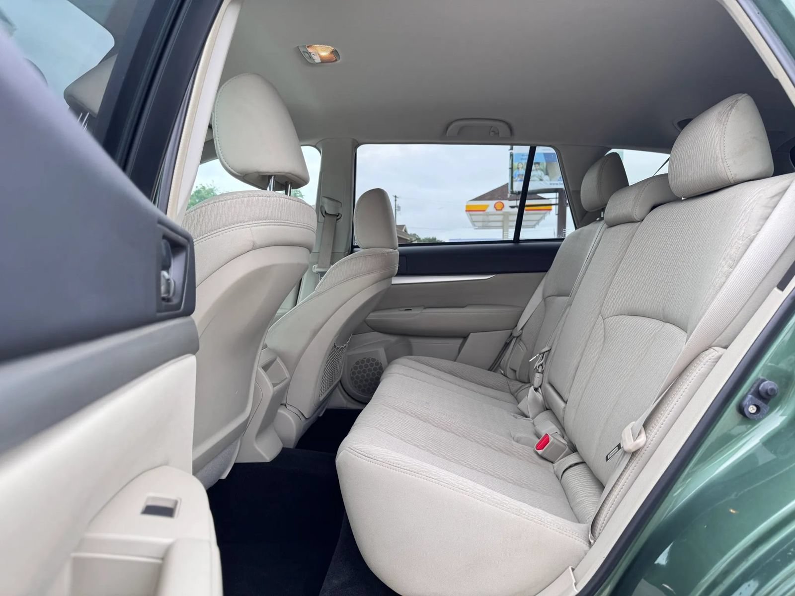 Used 2011 Subaru Outback 2.5i Premium w/ All-Weather Pkg AWD/4WD image 18
