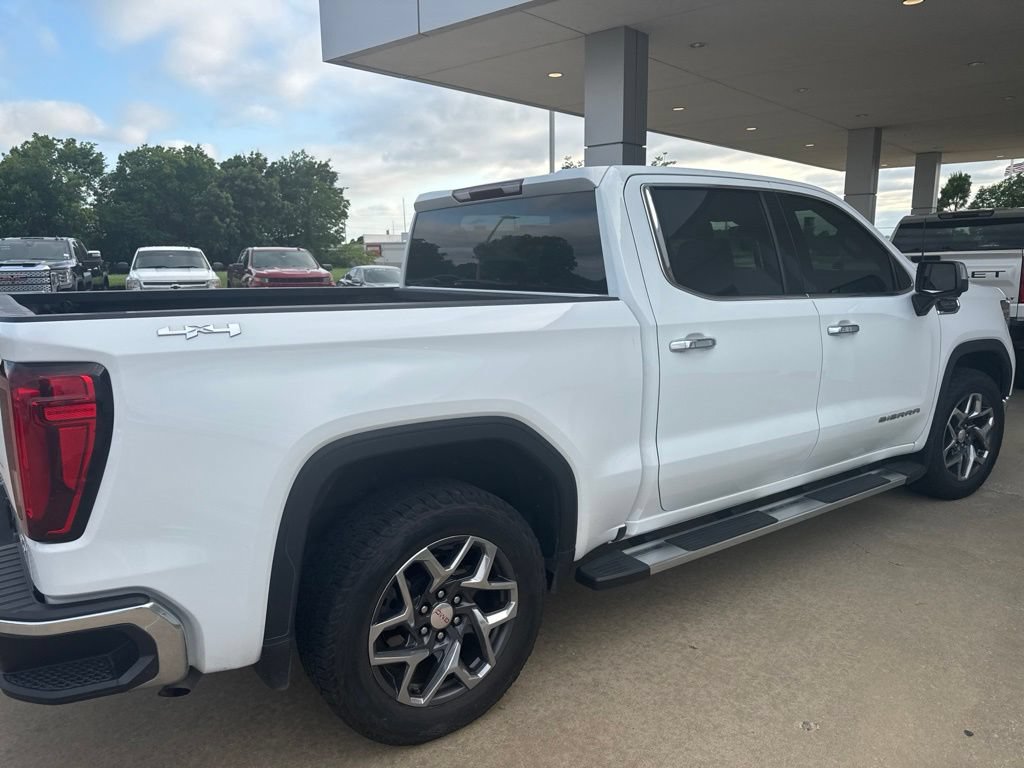 Used 2022 GMC Sierra 1500 SLT w/ SLT Convenience Package AWD/4WD image 4
