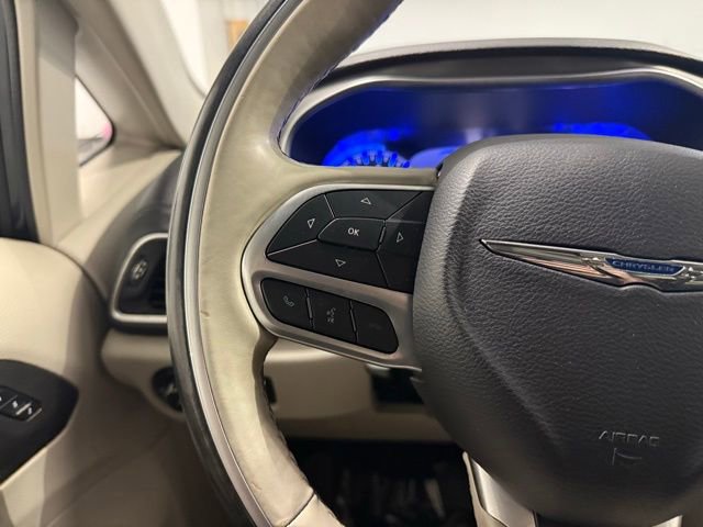 Used 2019 Chrysler Pacifica Limited w/ Tire & Wheel Group image 15