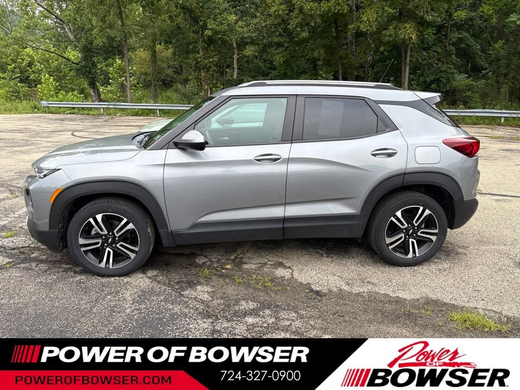 Used 2023 Chevrolet TrailBlazer LT FWD image 2
