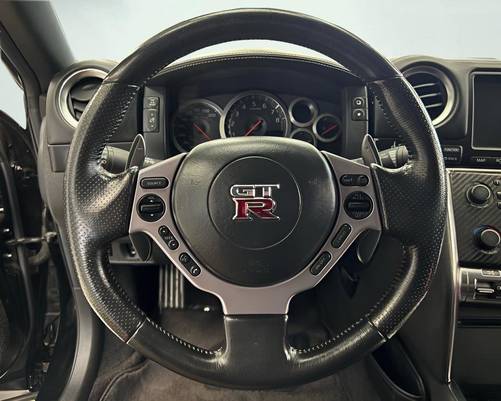 Used 2011 Nissan GT-R Premium image 51