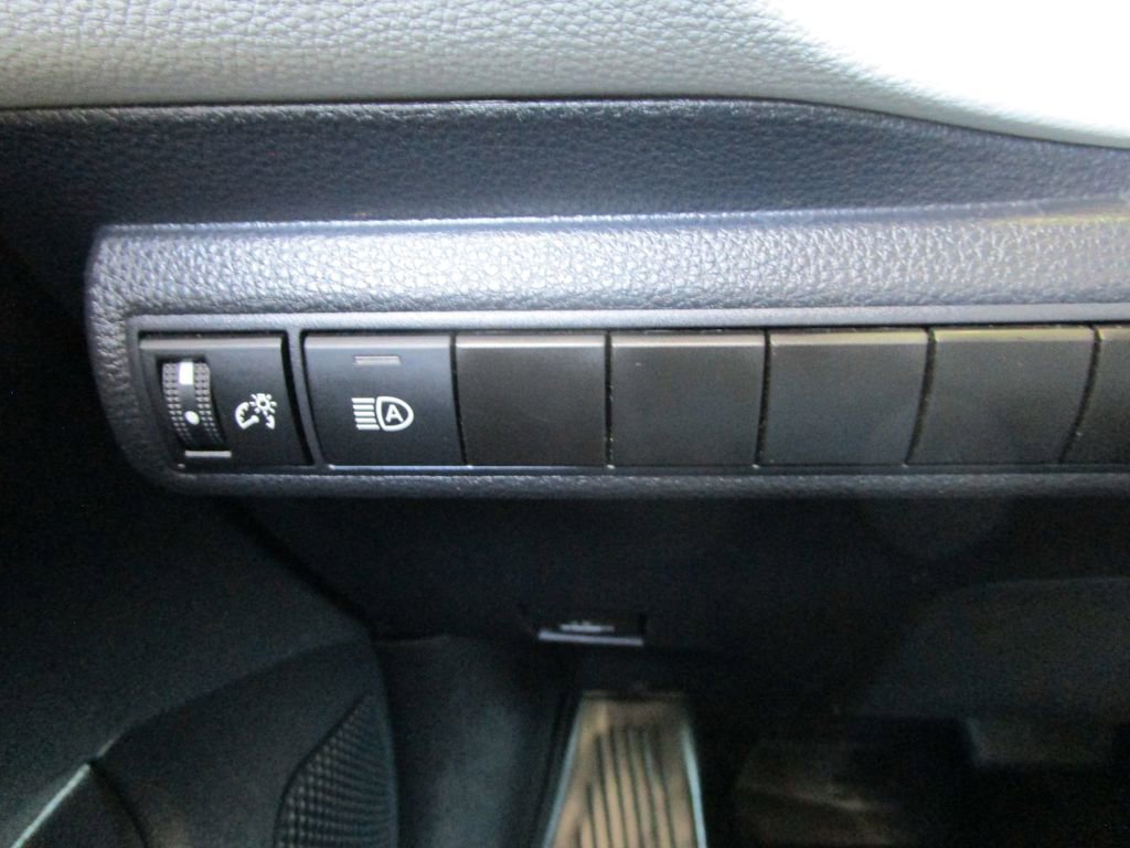 Used 2024 Toyota Corolla SE image 34