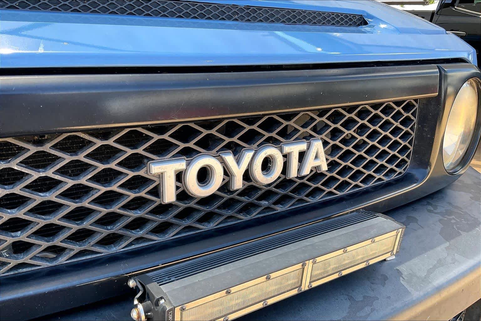 Used 2011 Toyota FJ Cruiser 4WD w/ TRD Sport Pkg image 27