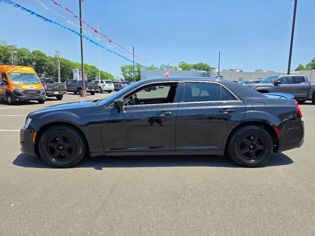 Used 2015 Chrysler 300 Limited w/ Driver Convenience Group RWD image 4