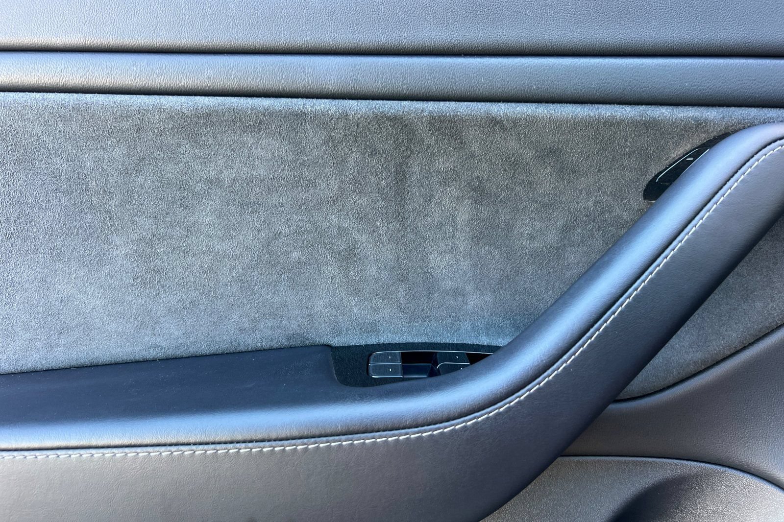 Used 2018 Tesla Model 3 Long Range RWD image 12
