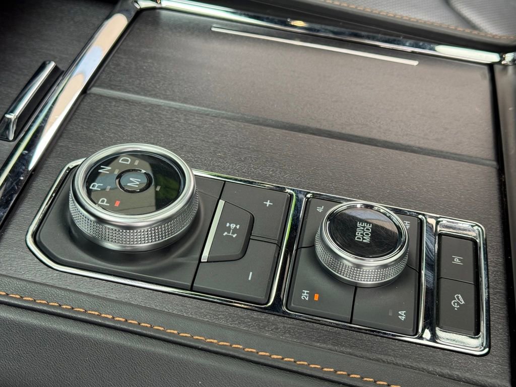 Used 2022 Ford Expedition Platinum image 27