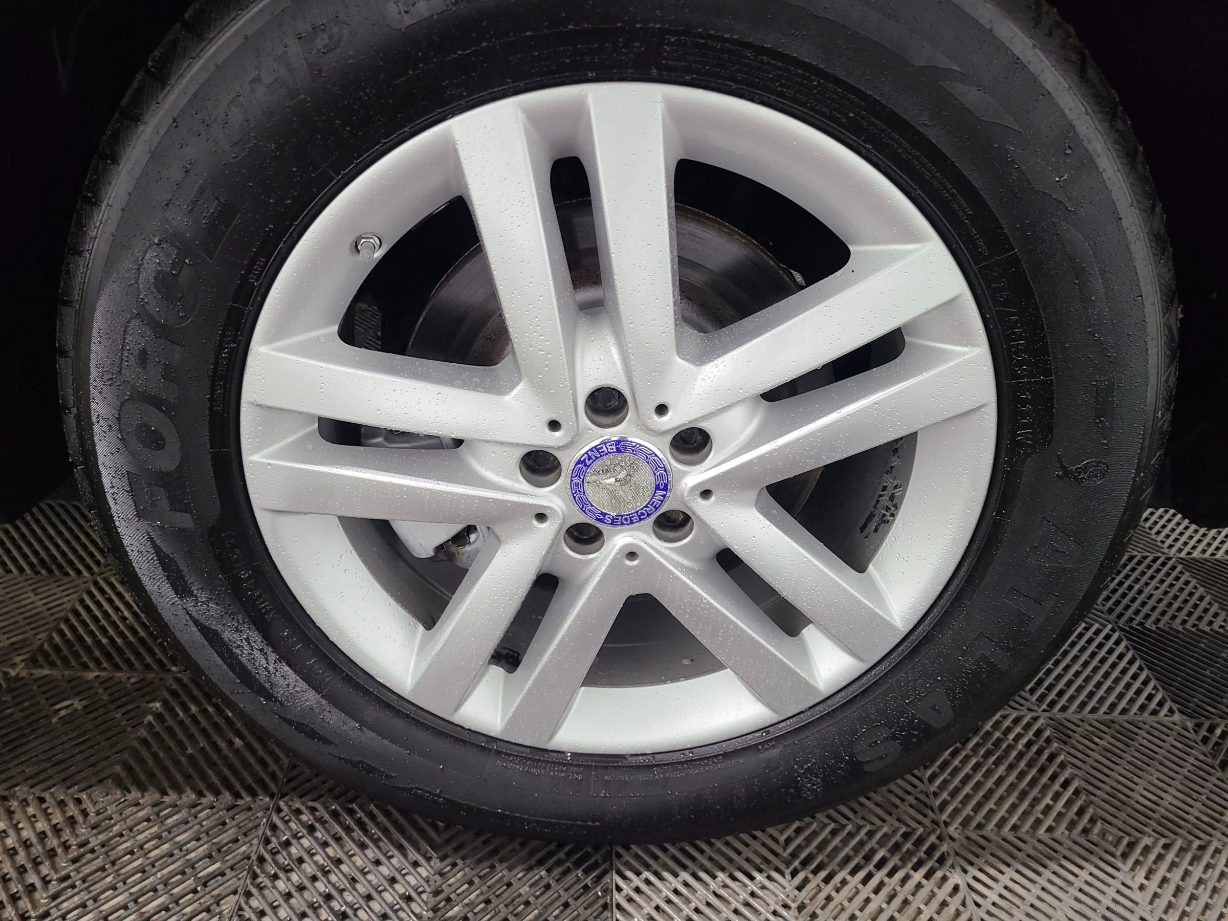 Used 2016 Mercedes-Benz GL 320 BlueTEC 4MATIC w/ Premium I Package image 17