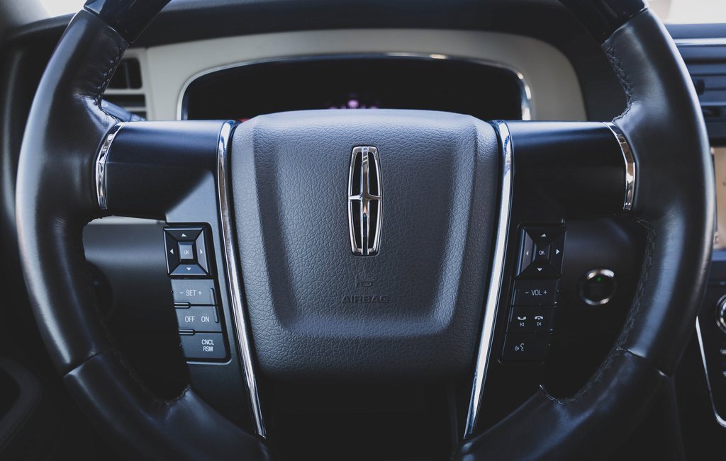 Used 2016 Lincoln Navigator Select image 18