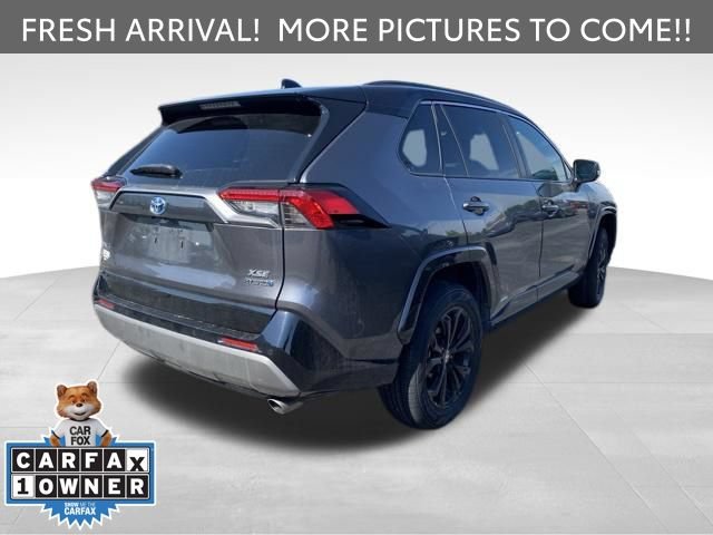 Used 2022 Toyota RAV4 XSE AWD/4WD image 4