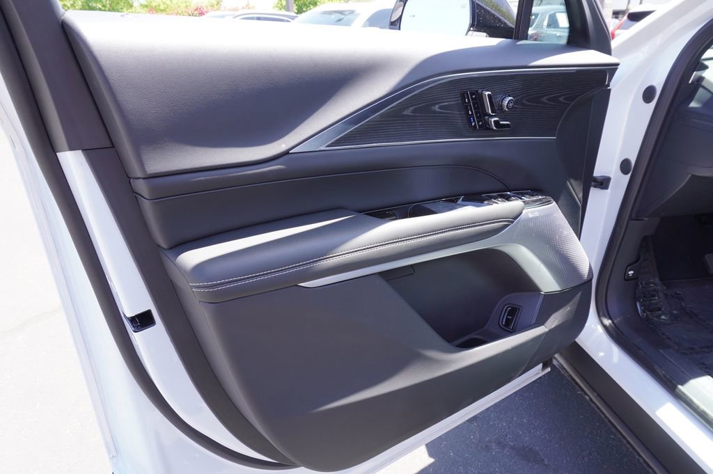 New 2025 Cadillac Lyriq Luxury image 14