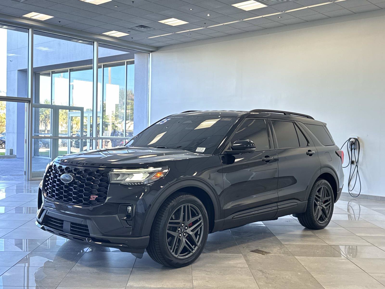 Used 2025 Ford Explorer ST RWD image 28