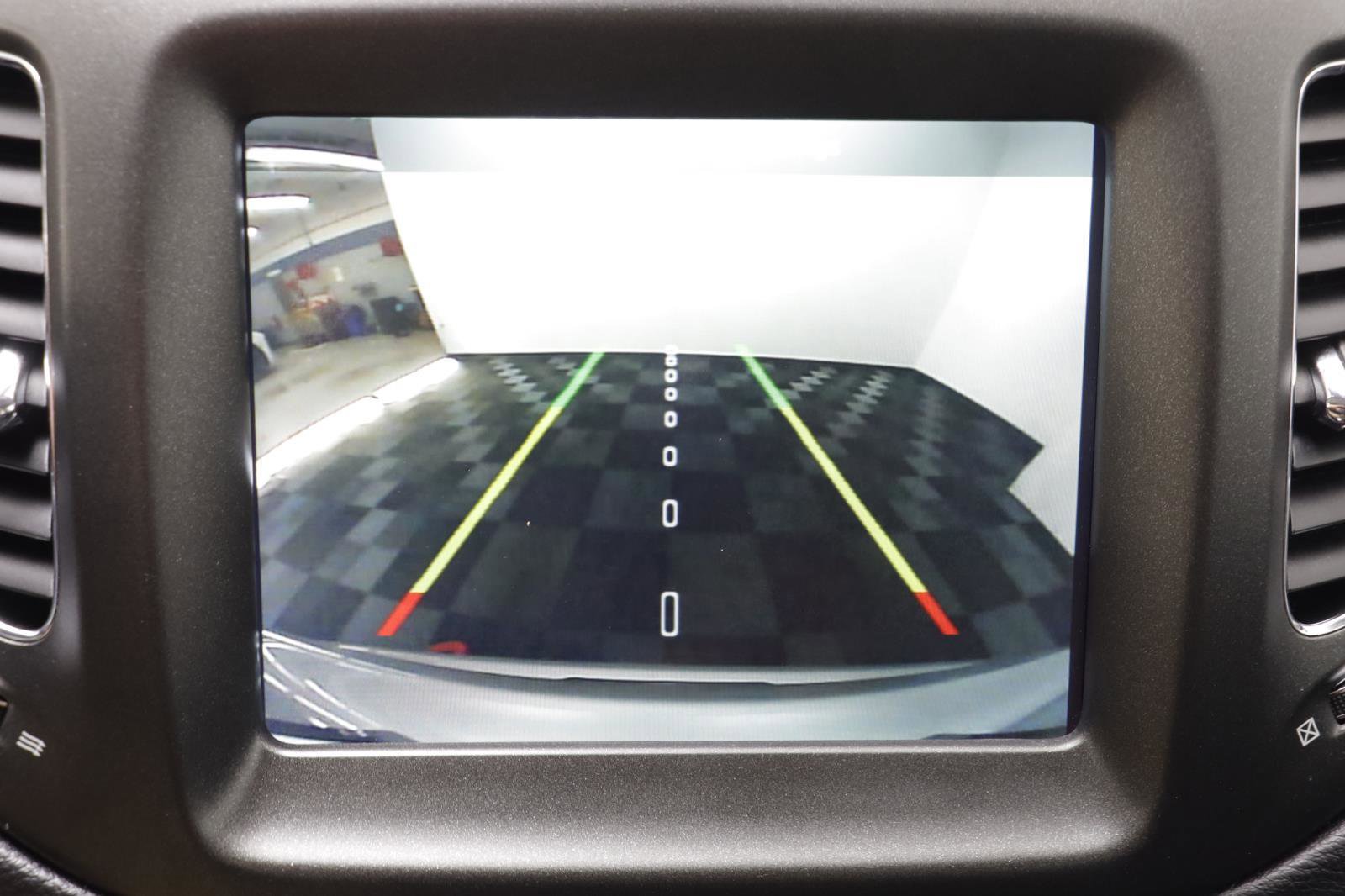 Used 2019 Jeep Compass Trailhawk w/ Cold Weather Group image 11