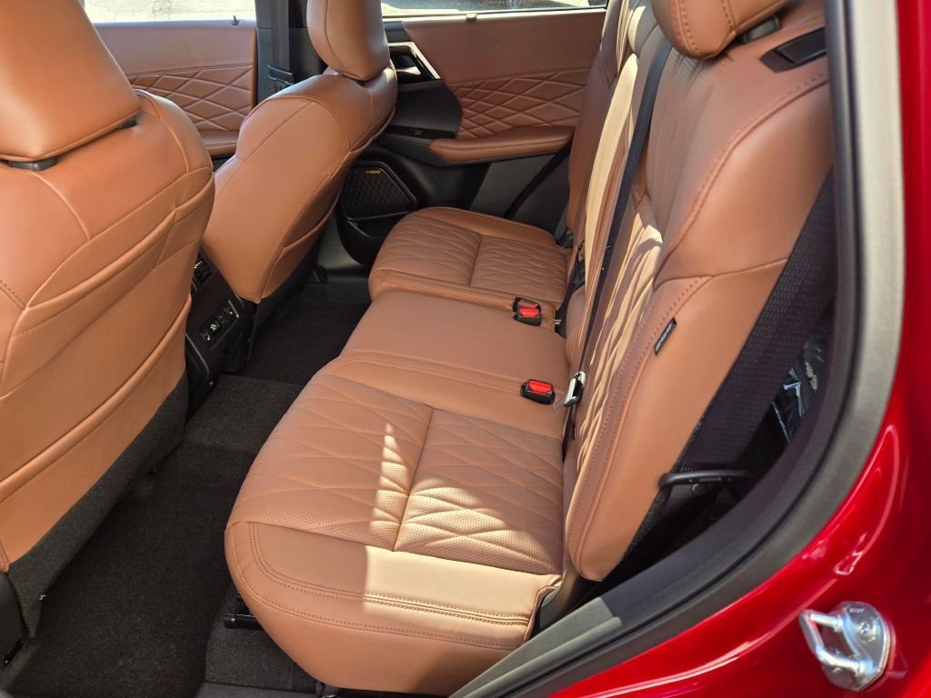 New 2026 Mitsubishi Outlander SEL image 14