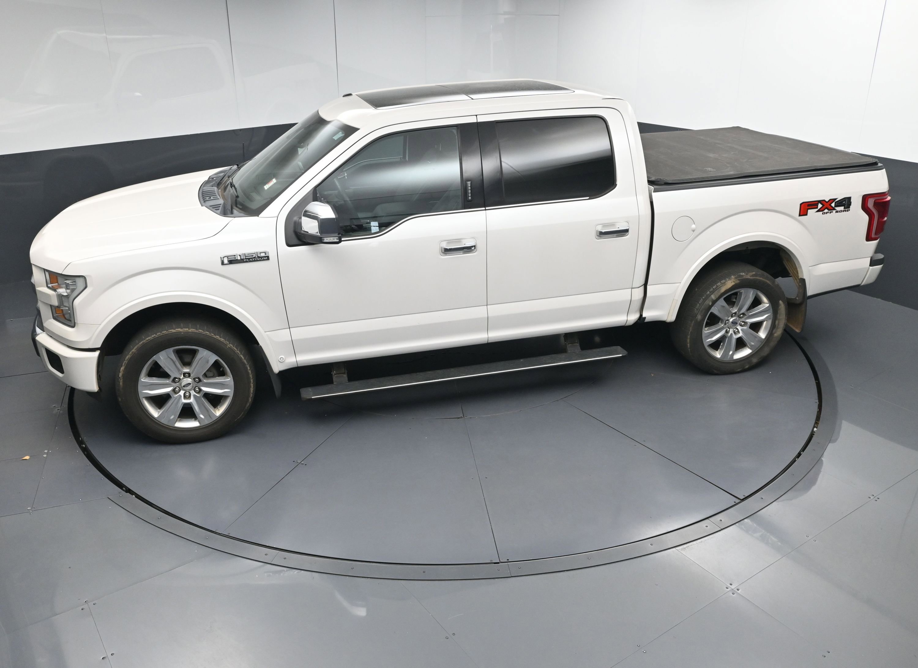 Used 2015 Ford F150 Platinum w/ Equipment Group 701A Luxury image 48