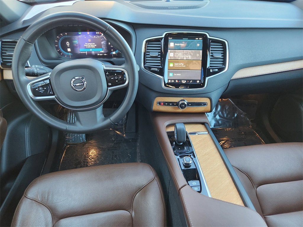 Used 2023 Volvo XC90 B5 Plus image 2