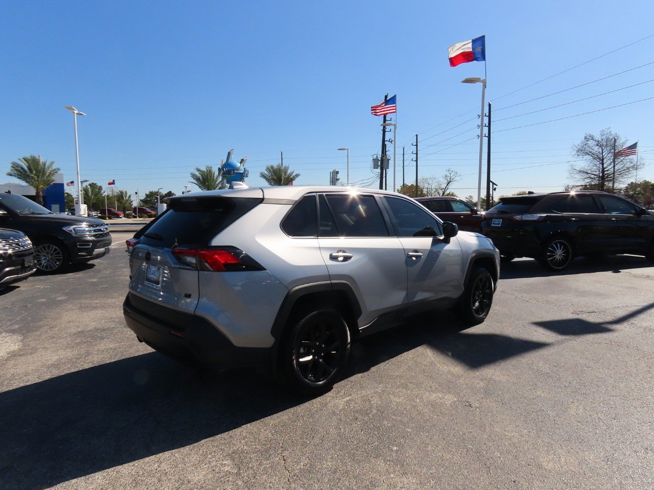 Used 2024 Toyota RAV4 LE image 11