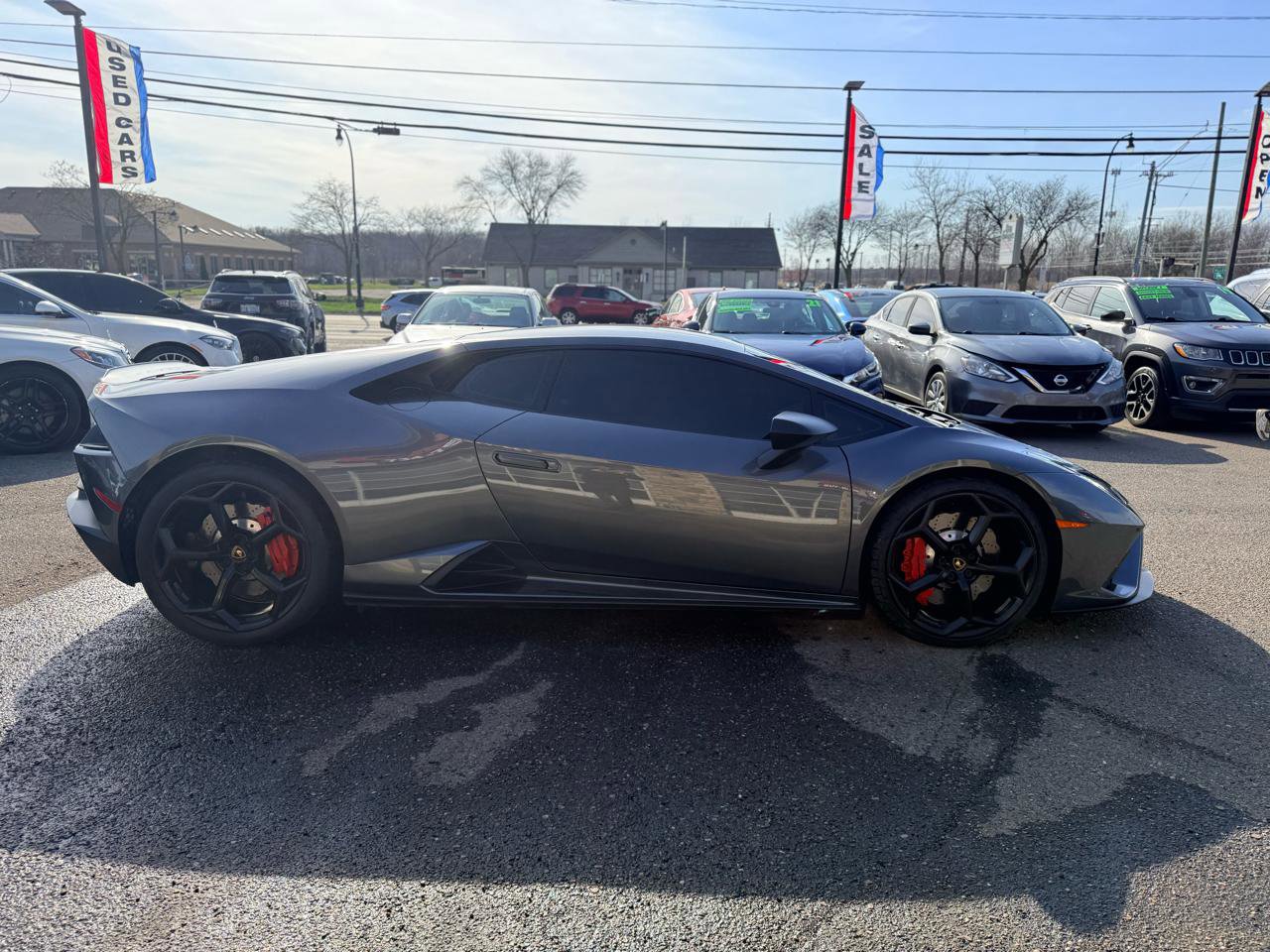 Used 2021 Lamborghini Huracan EVO image 18