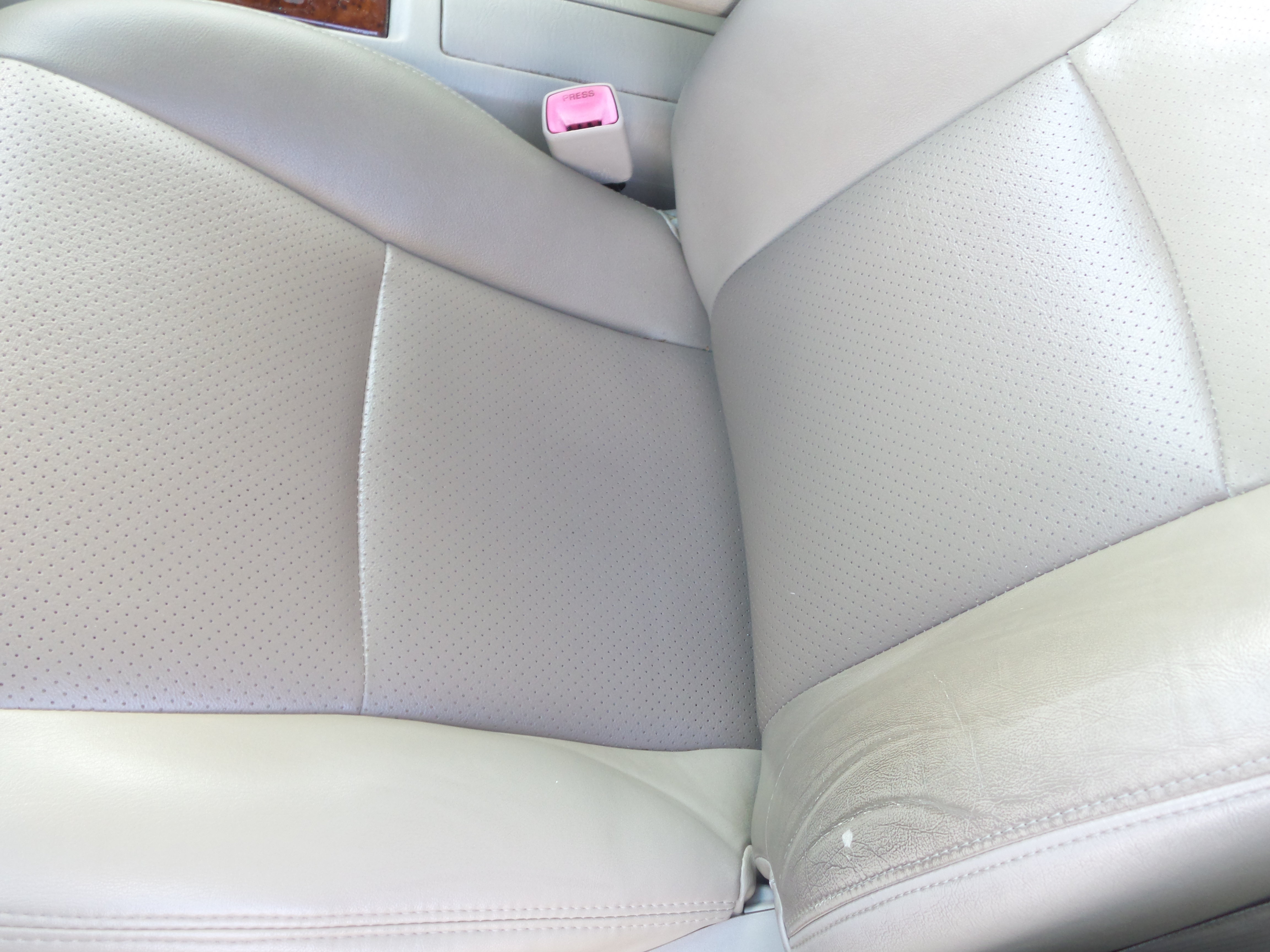 Used 2005 Toyota Highlander 4WD V6 w/ 3rd Row image 24