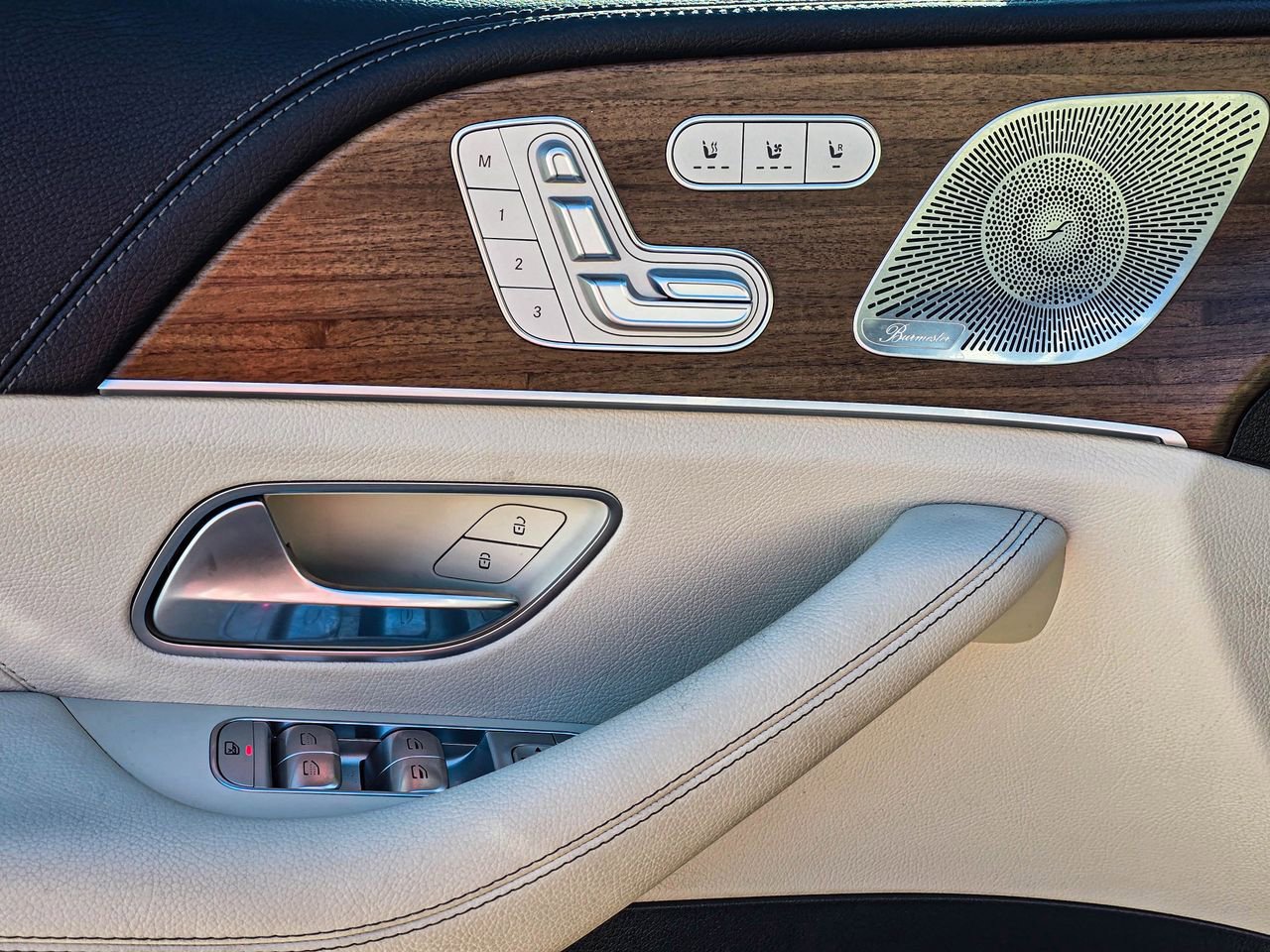 Used 2024 Mercedes-Benz GLS 450 4MATIC image 14