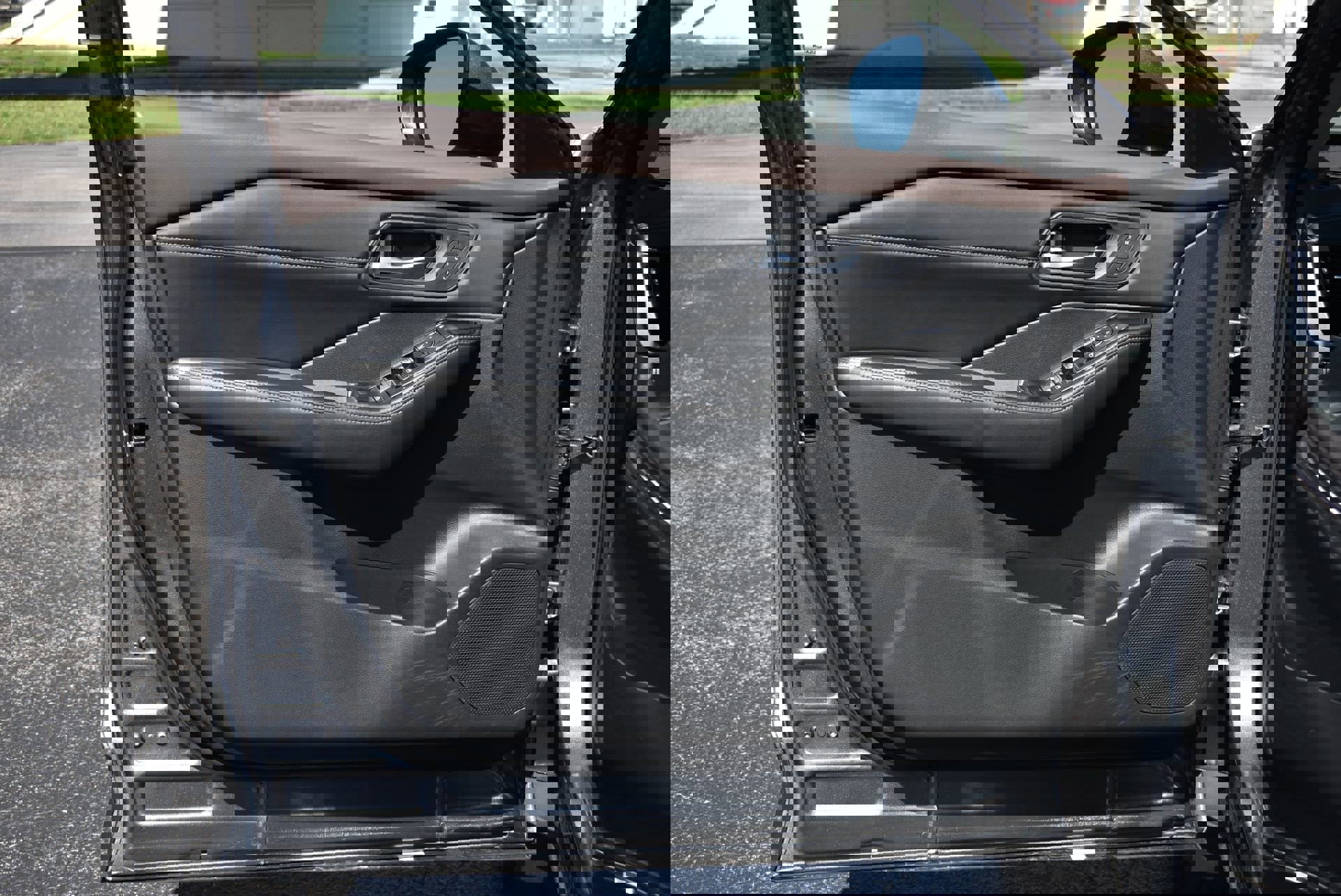 Used 2023 Nissan Rogue SL AWD/4WD image 12