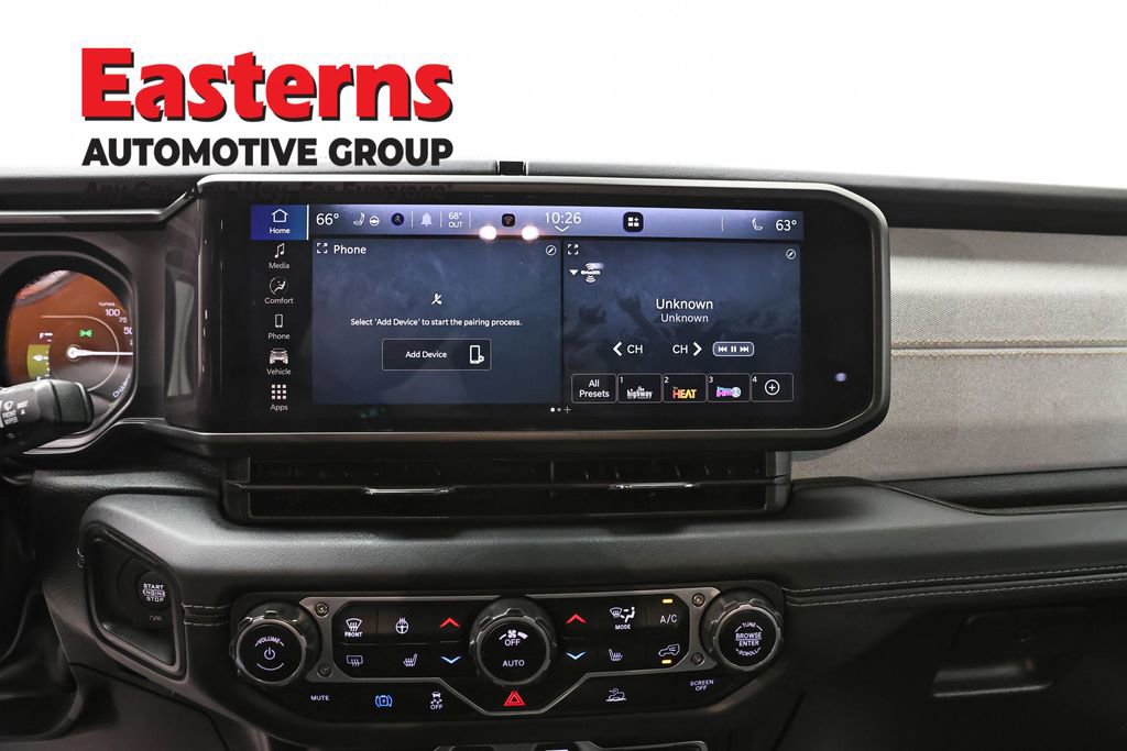 Used 2025 Jeep Wrangler Unlimited Sahara image 12
