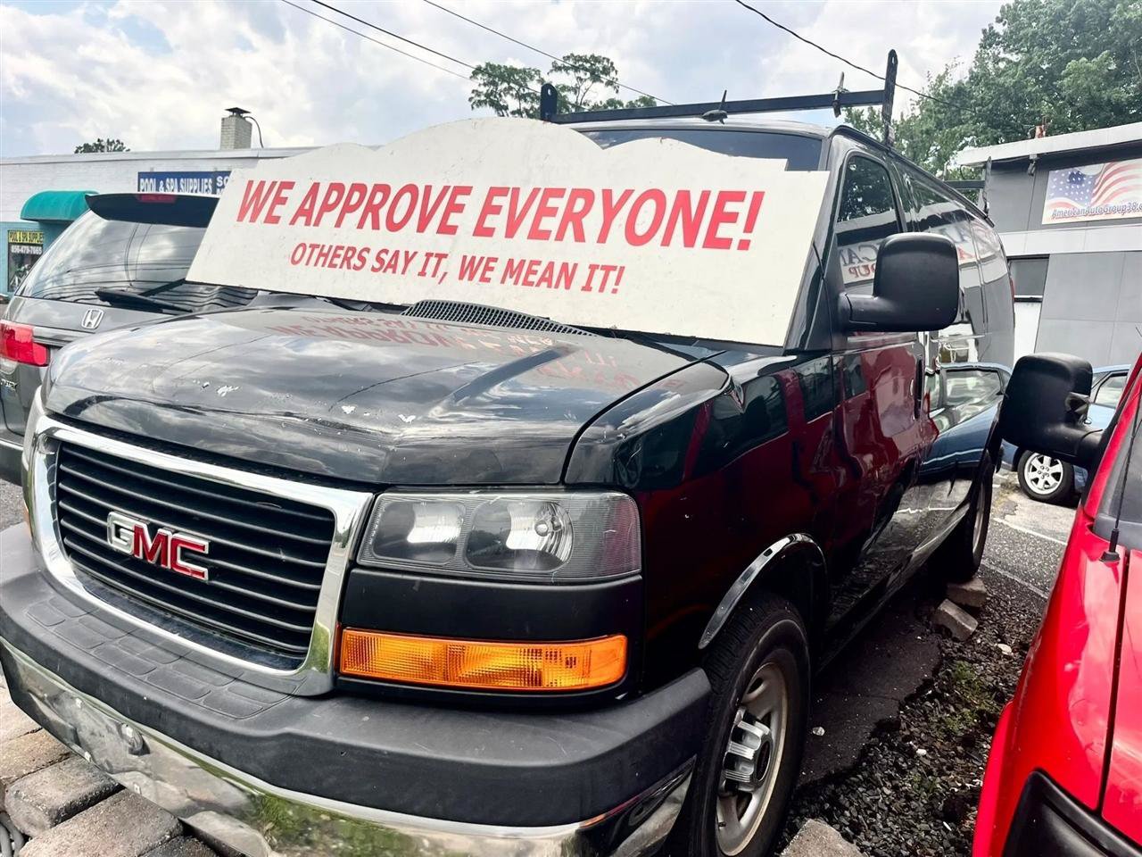 Used 2015 GMC Savana 2500 RWD image 1