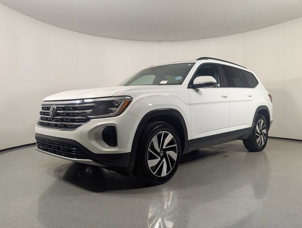Used 2025 Volkswagen Atlas SE image 3