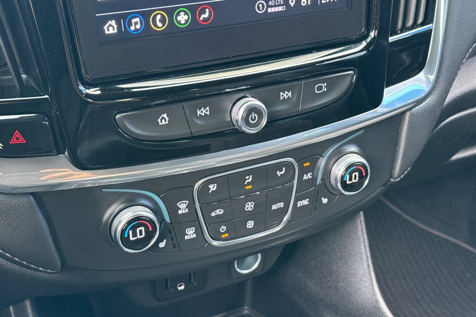 Used 2023 Chevrolet Traverse LT image 30