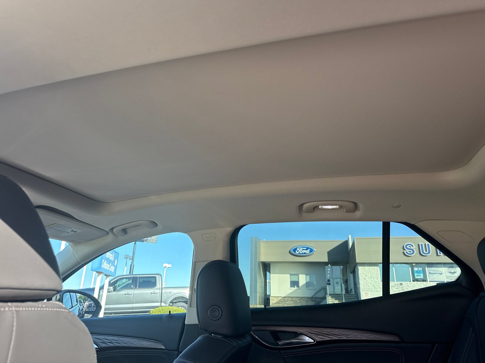Used 2023 Buick Envision Avenir AWD/4WD image 12