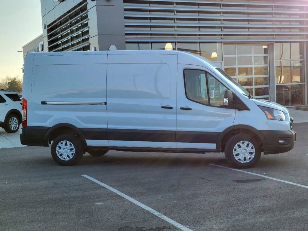 Used 2022 Ford E-Transit Medium Roof w/ Interior Upgrade Package image 15