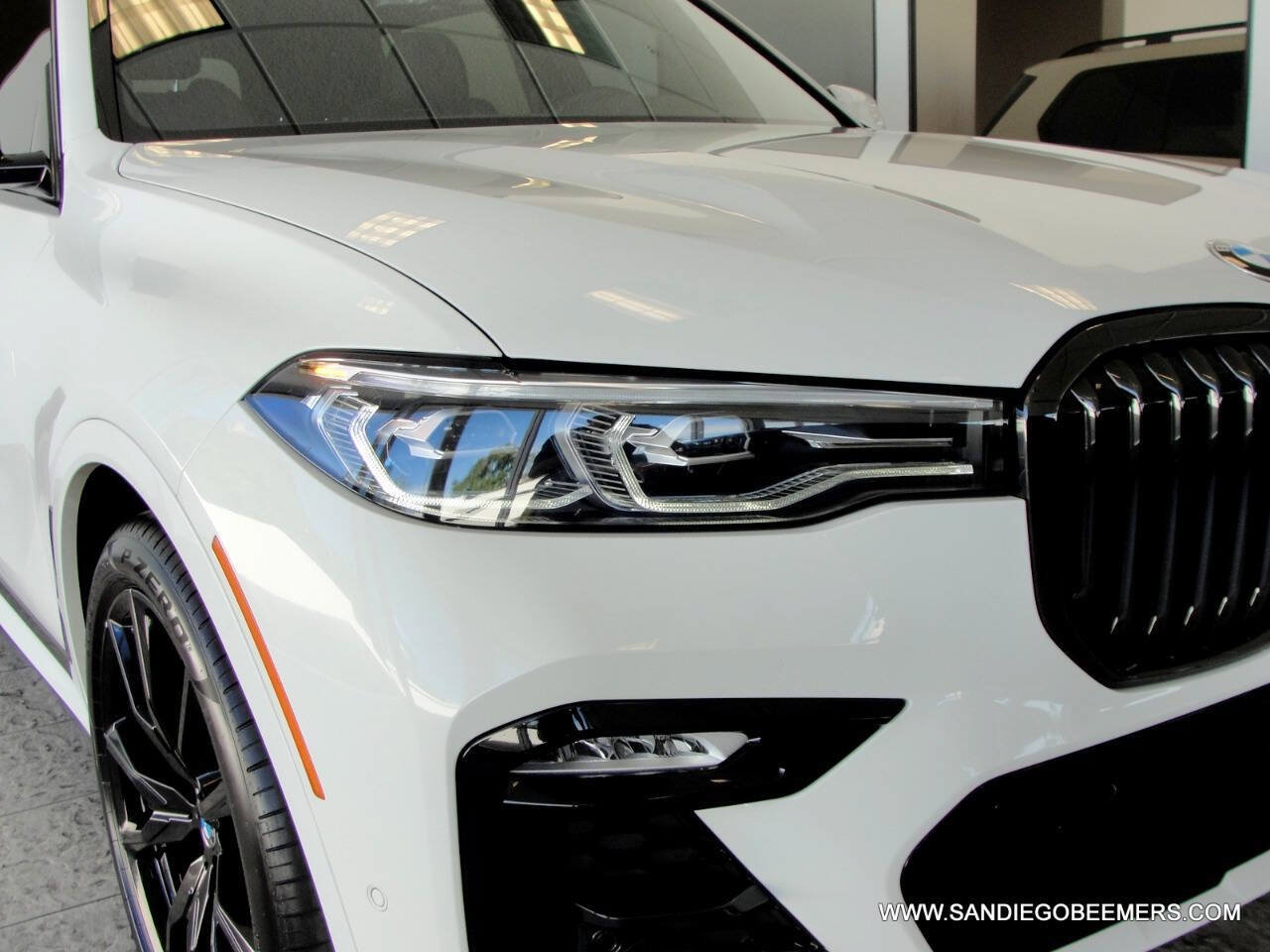 Used 2022 BMW X7 xDrive40i w/ M Sport Package AWD/4WD image 20