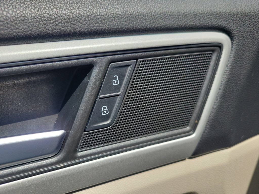 Used 2022 Volkswagen Atlas SE w/ Panoramic Sunroof Package FWD image 23