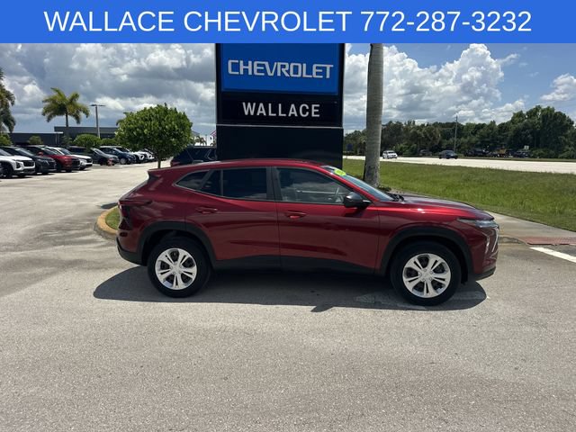 Used 2024 Chevrolet Trax LS w/ Driver Confidence Package FWD image 6