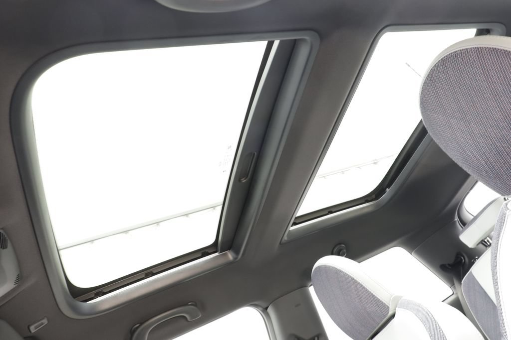 New 2026 MINI Cooper 2-Door Hardtop FWD image 15