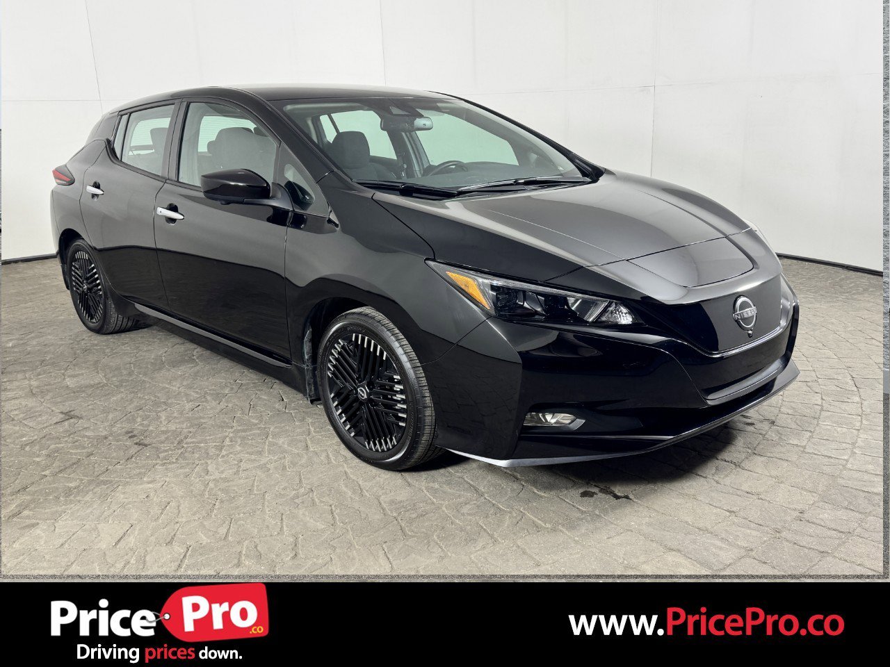 Used 2025 Nissan Leaf SV Plus image 1