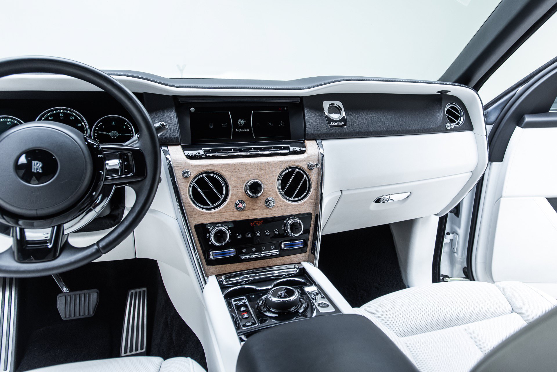 Used 2019 Rolls-Royce Cullinan AWD/4WD image 22