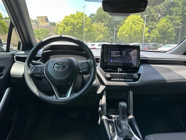 Used 2024 Toyota Corolla Cross AWD Hybrid w/ Moonroof Package image 11
