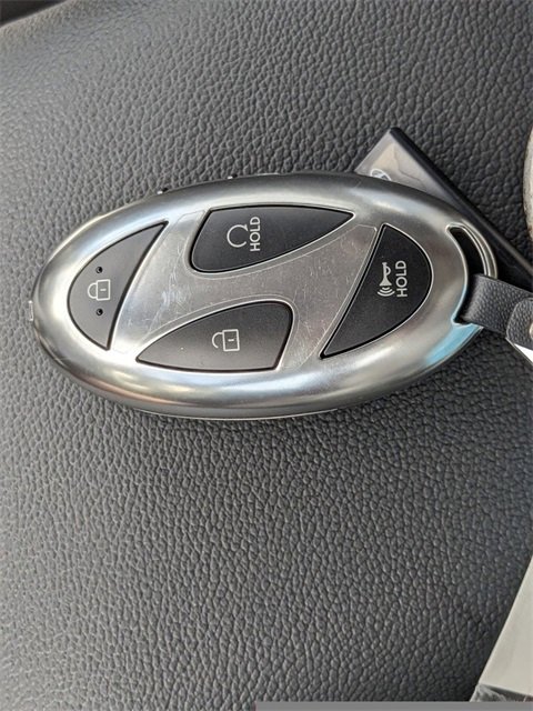 Certified 2025 Hyundai Elantra SEL image 32