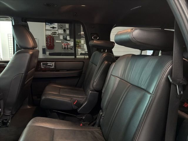 Used 2017 Lincoln Navigator L Reserve image 25