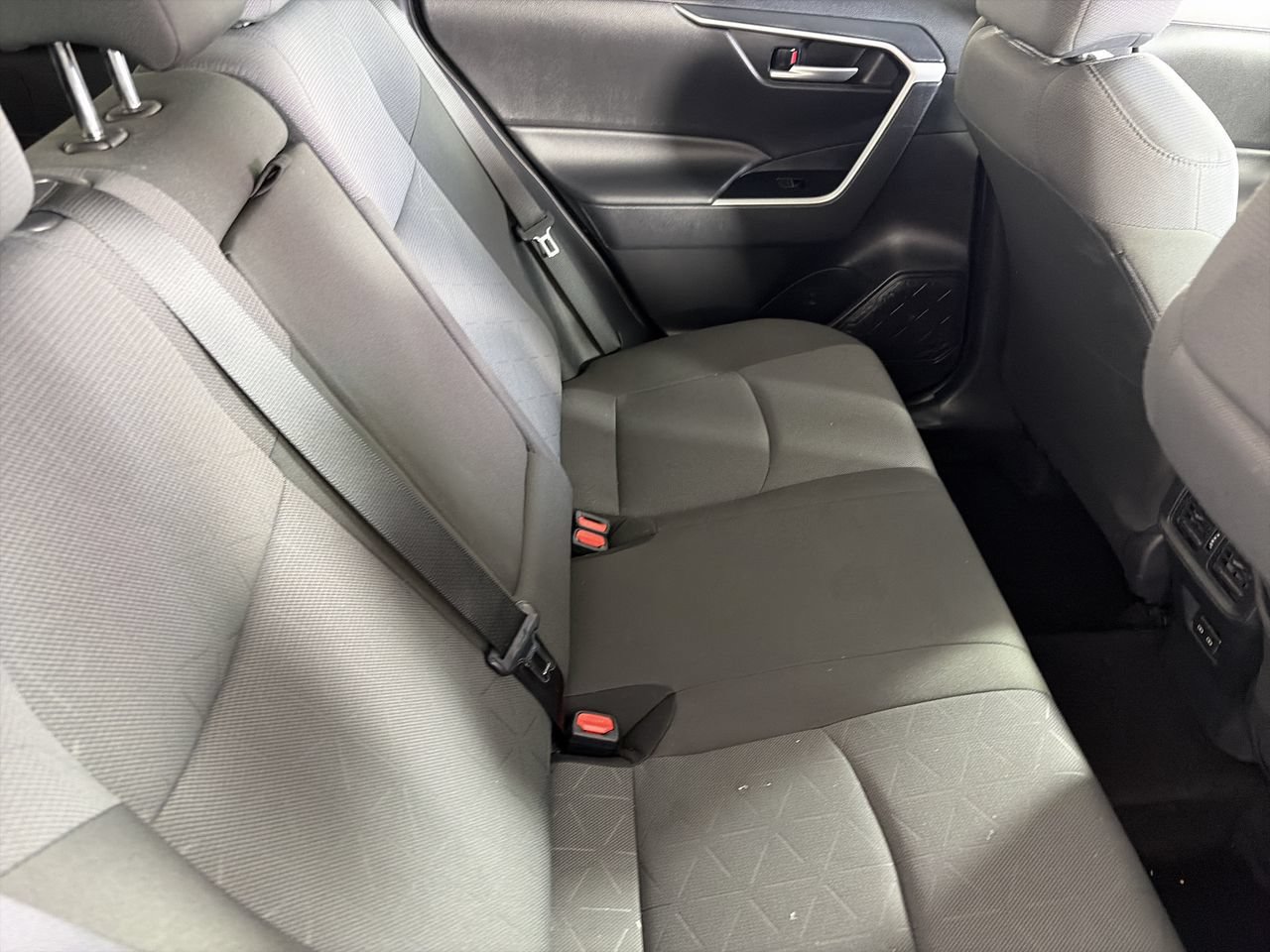 Used 2025 Toyota RAV4 XLE FWD image 23