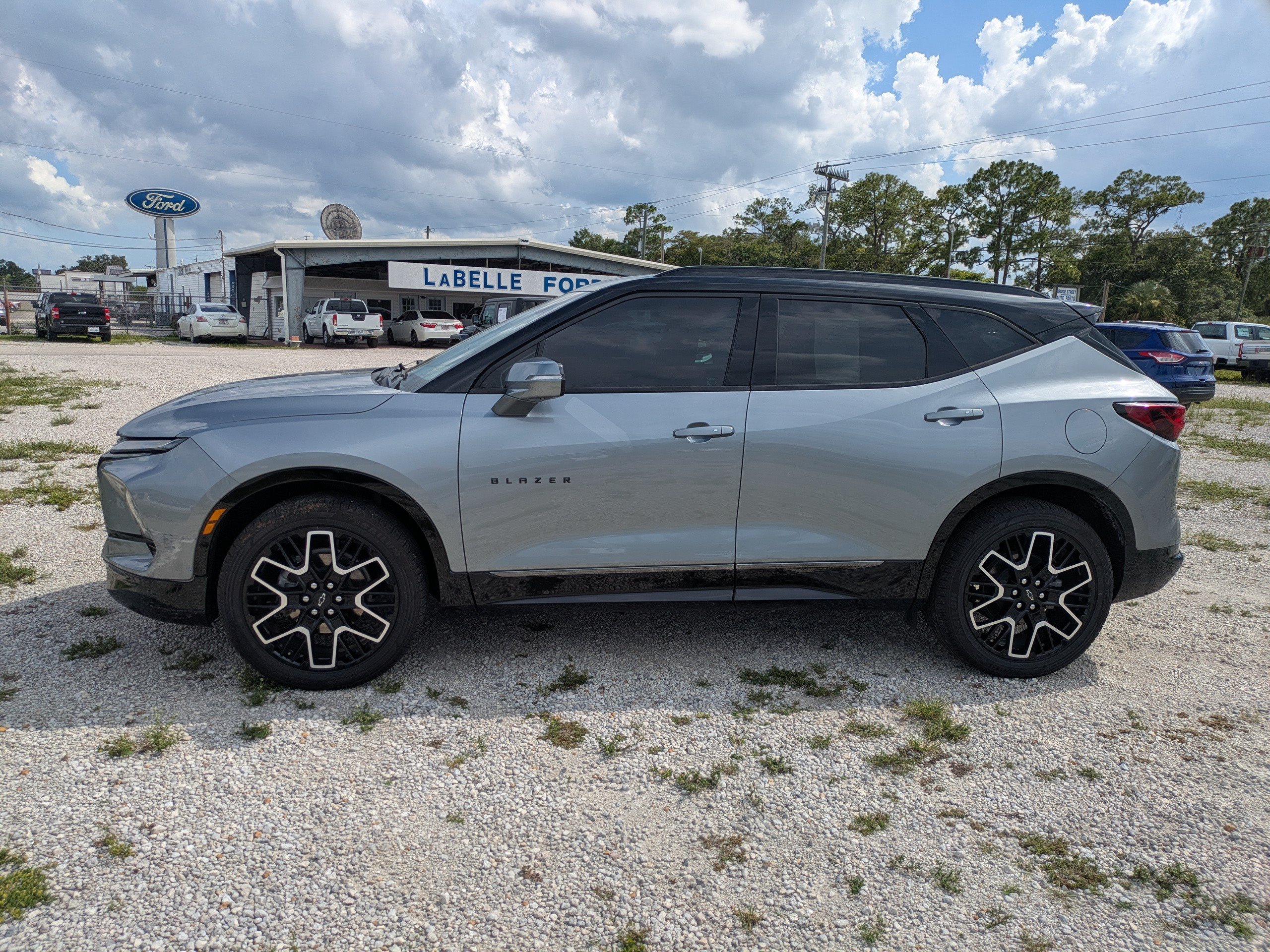 Used 2023 Chevrolet Blazer RS FWD image 7