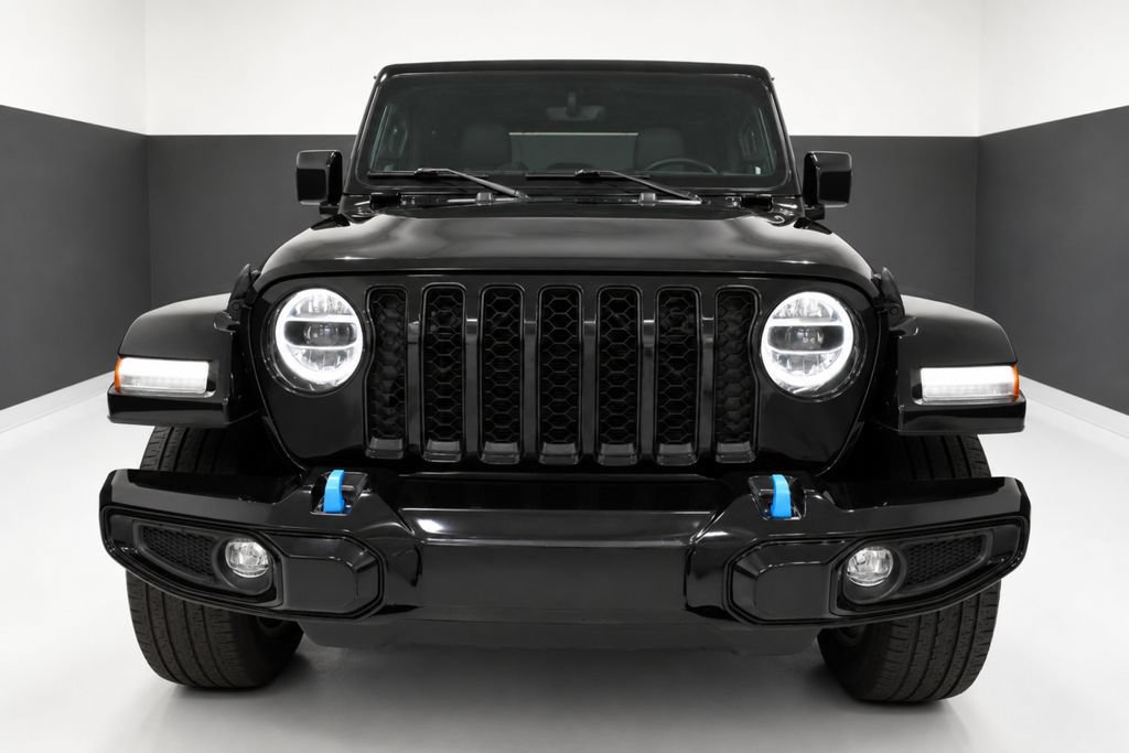 Used 2022 Jeep Wrangler Unlimited Sahara AWD/4WD image 6