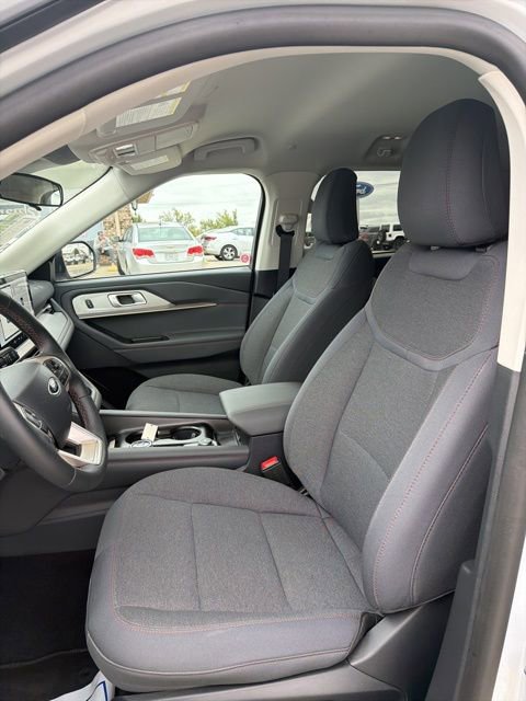 Used 2025 Ford Explorer Active image 10