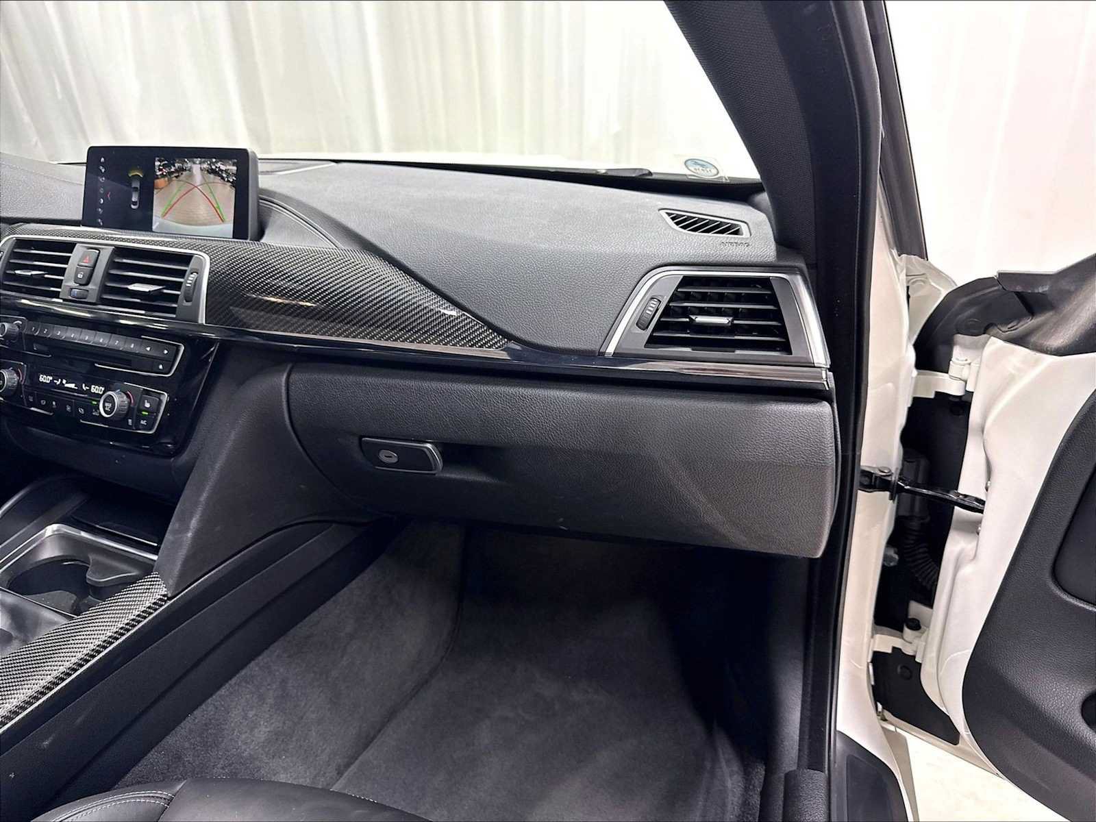 Used 2019 BMW M4 Coupe w/ Executive Package RWD image 27