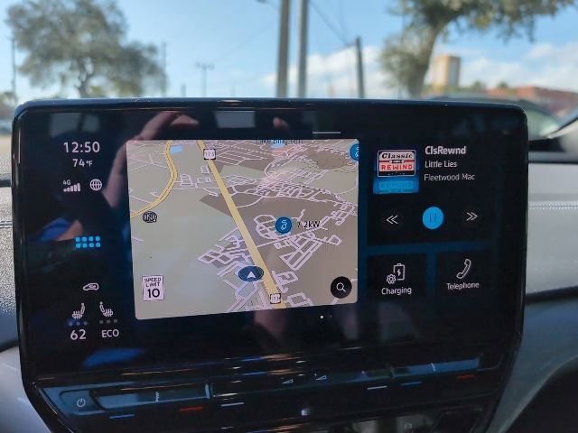 Used 2023 Volkswagen ID.4 S image 13