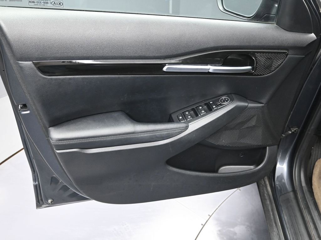 Certified 2021 Kia Seltos EX image 10