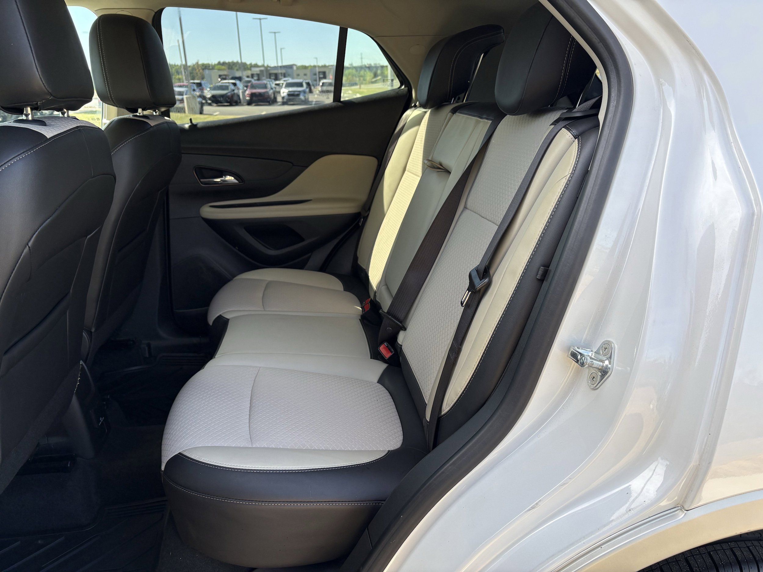 Used 2022 Buick Encore Preferred w/ Safety Package image 31