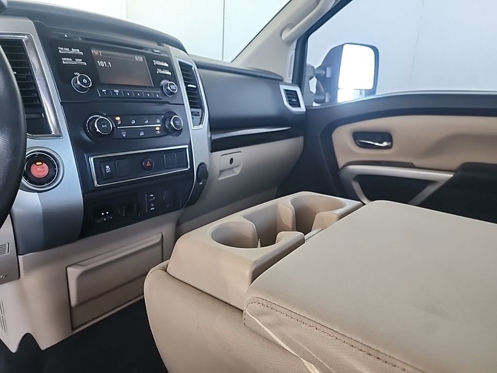 Used 2016 Nissan Titan SV RWD image 24